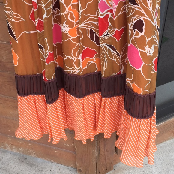 BCBG Paris Safari Dress 6 - Picture 8 of 8